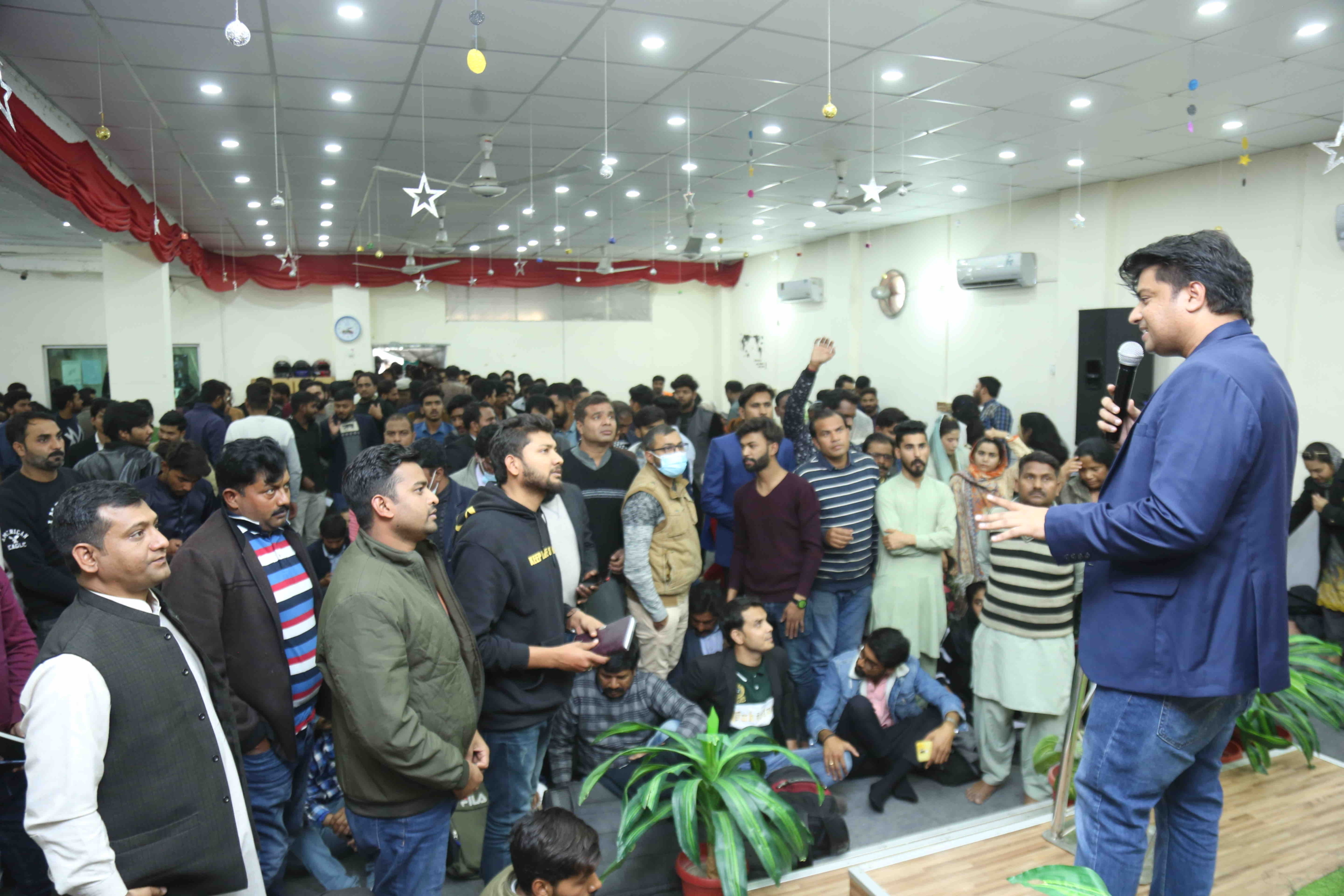 Rev Dr Naeem Nasir guiding Christian students about Fully Funded Scholarships in Pakistan