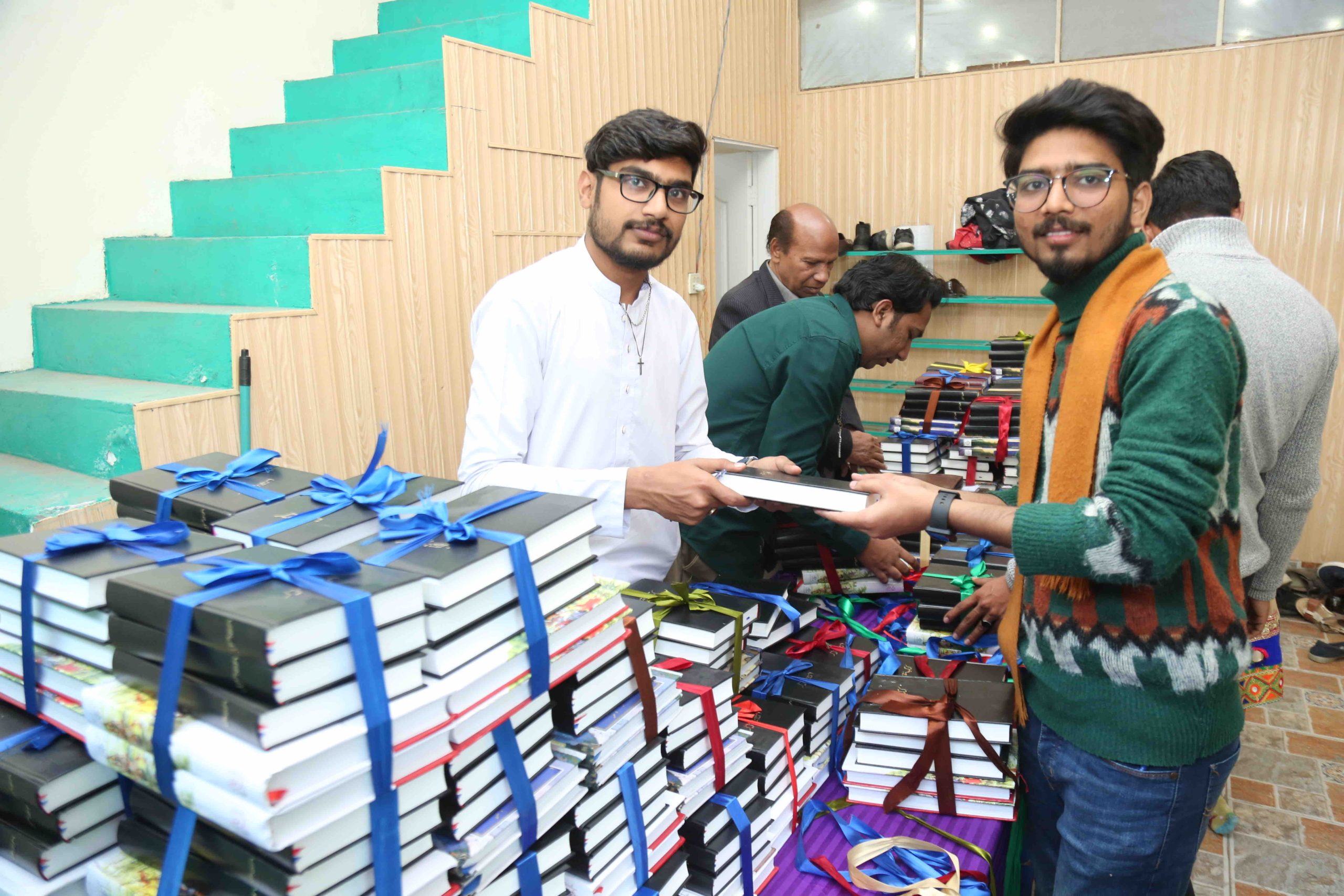 Rev Dr Naeem Nasir guiding Christian students about Fully Funded Scholarships in Pakistan